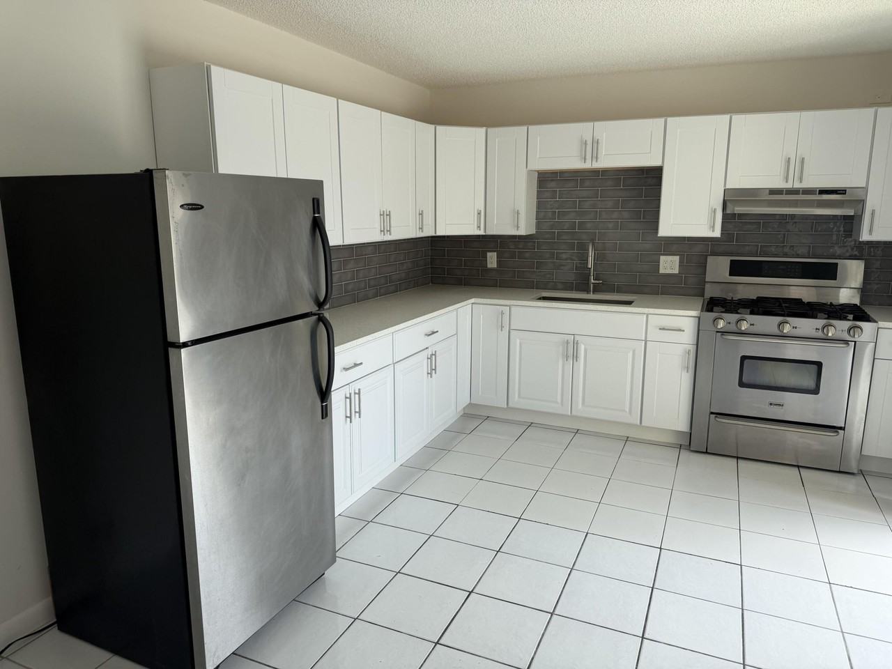 2173 White Pine Cir - Photo 3 of 15