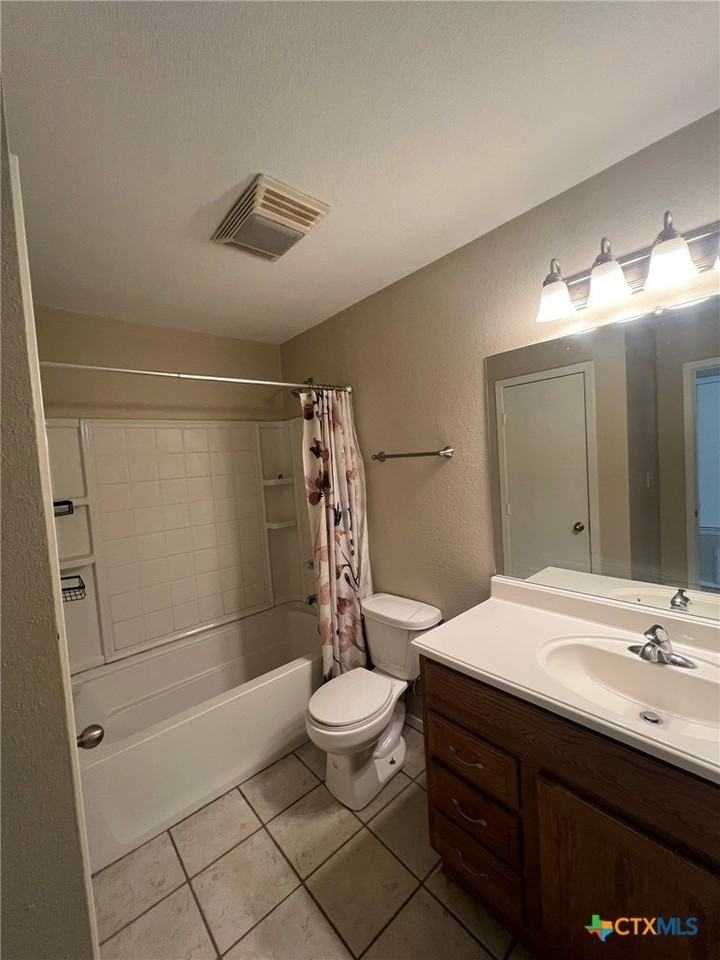 229 Craddock Ave #C - Photo 4 of 9