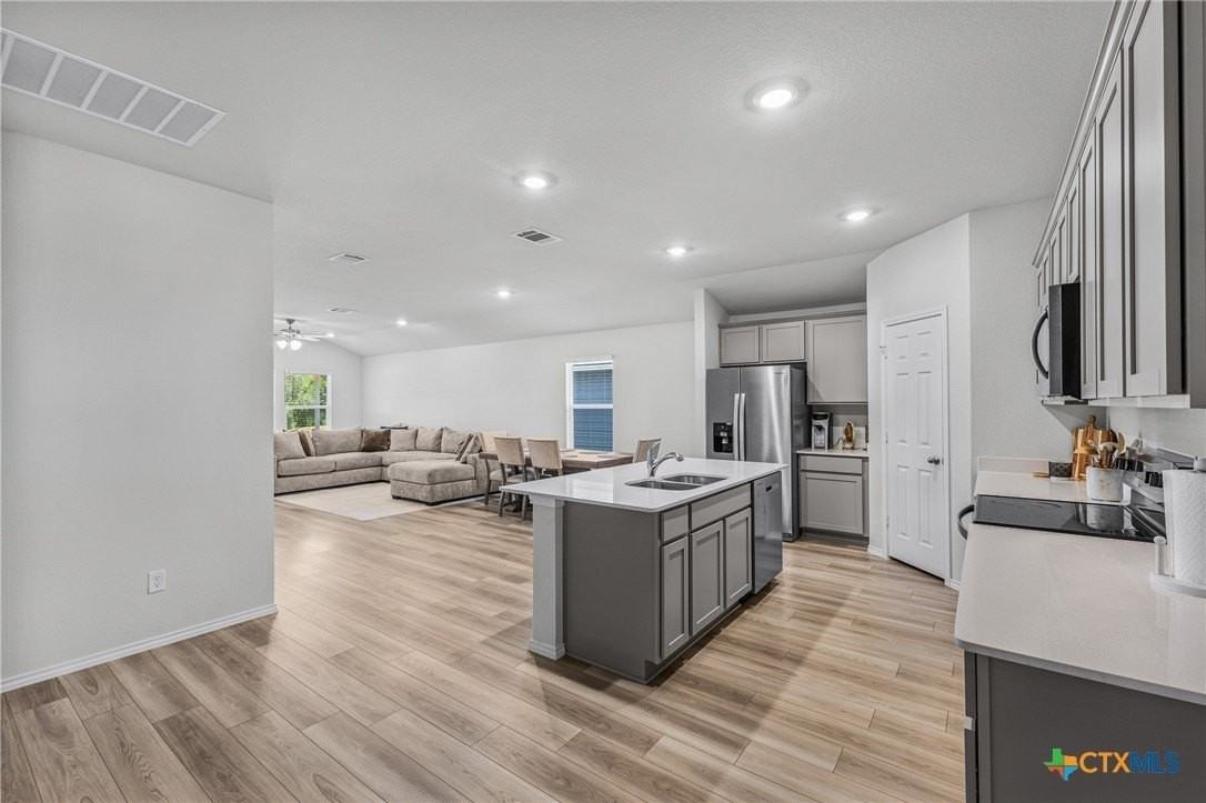 4011 Baerlon Cv - Photo 3 of 32
