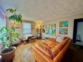 featured image of 42 Greenway Dr