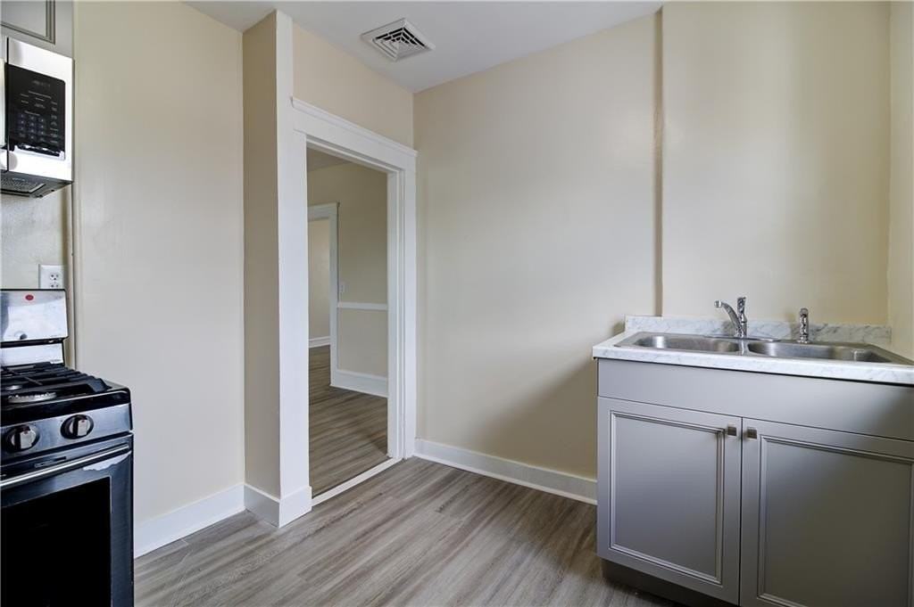 28 Magnolia St - Photo 6 of 17