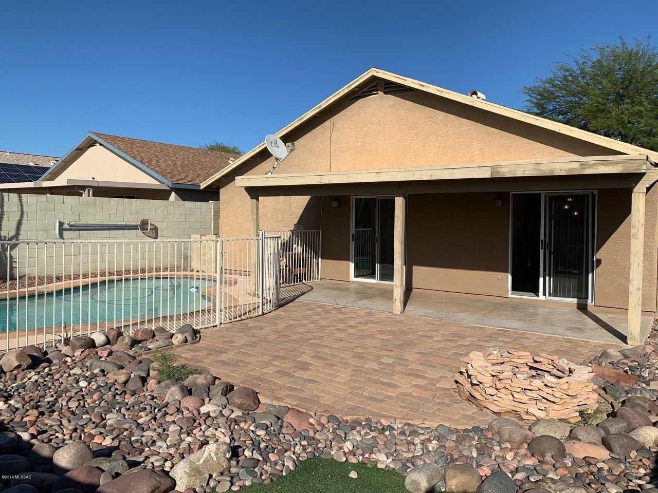 8824 S Desert Rainbow Dr - Photo 2 of 21
