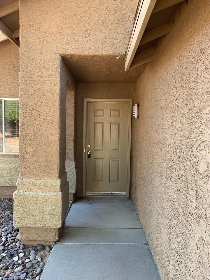 8824 S Desert Rainbow Dr - Photo 4 of 21