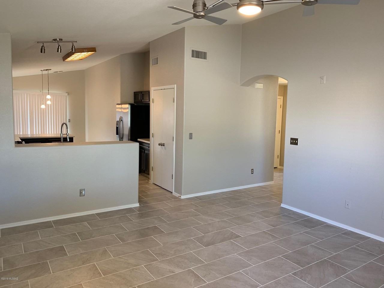 8824 S Desert Rainbow Dr - Photo 6 of 21
