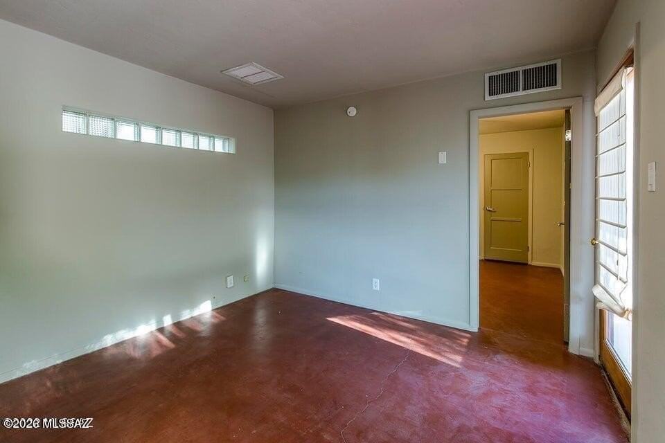 2110 E Water St - Photo 5 of 6