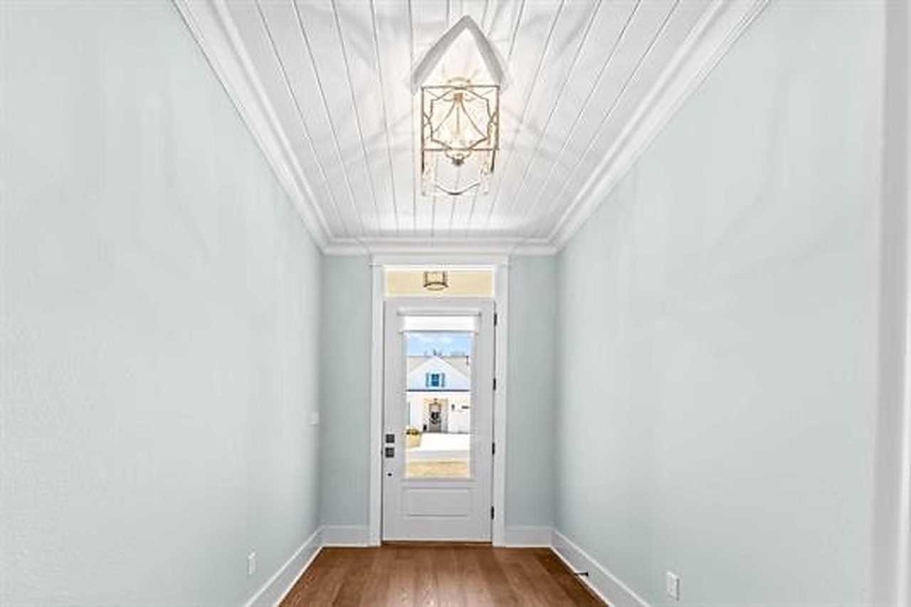 465 Karcher Ave - Photo 5 of 50