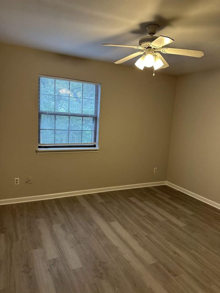 354 Hayden Rd - Photo 4 of 11