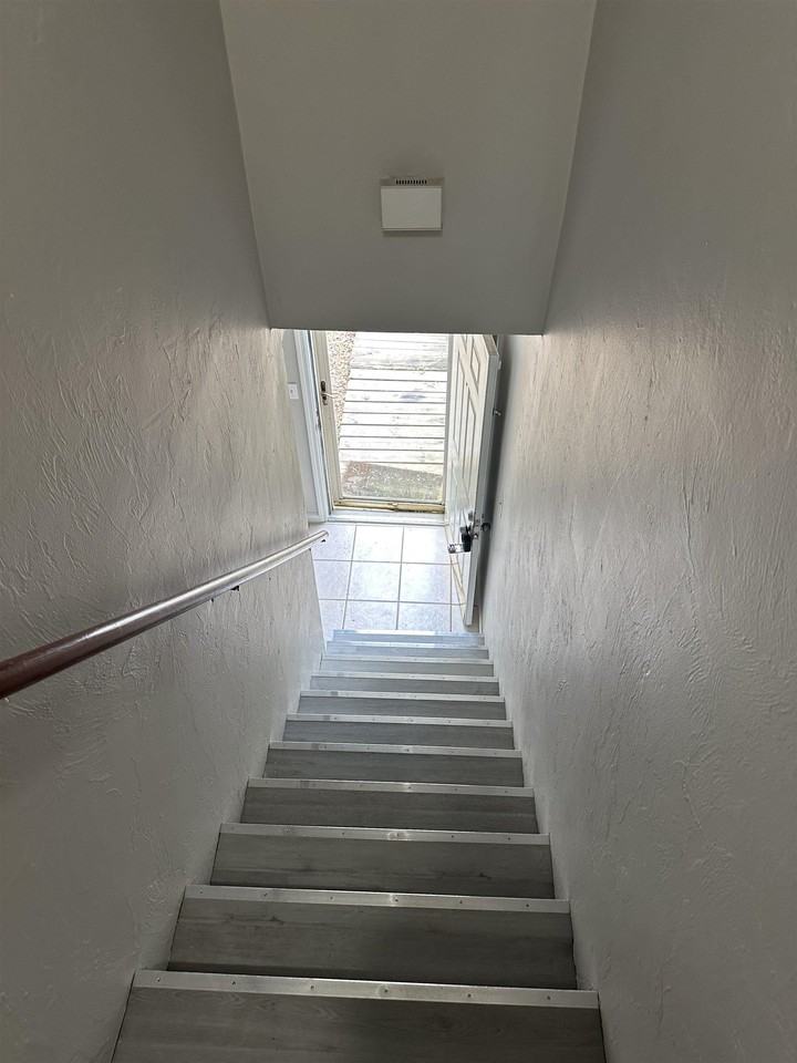 354 Hayden Rd - Photo 7 of 11