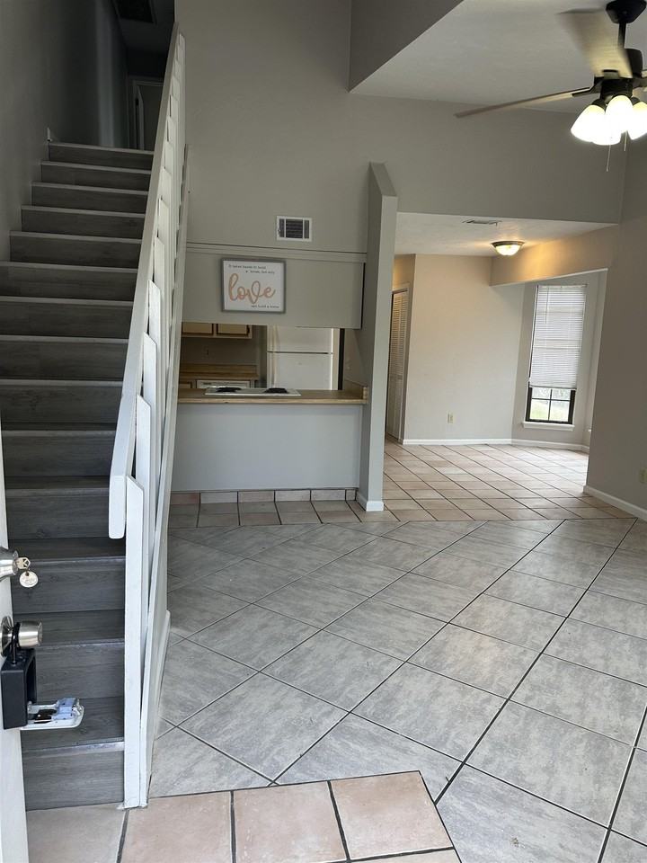 370 Hayden Rd - Photo 2 of 12