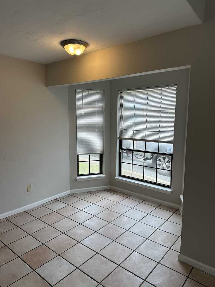 370 Hayden Rd - Photo 3 of 12