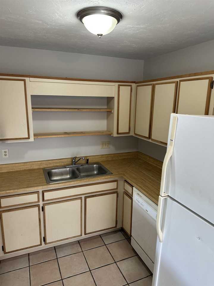370 Hayden Rd - Photo 5 of 12