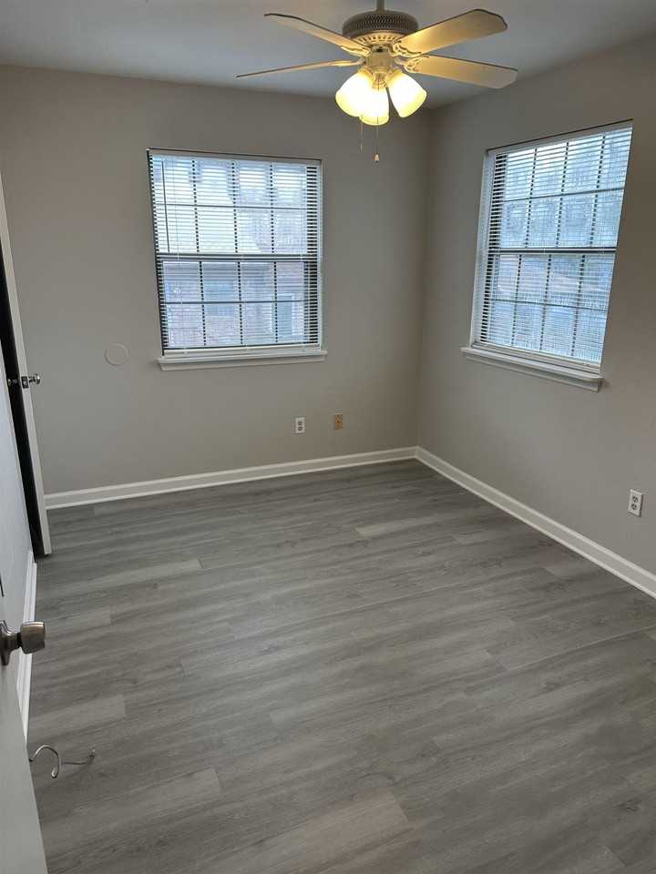370 Hayden Rd - Photo 6 of 12