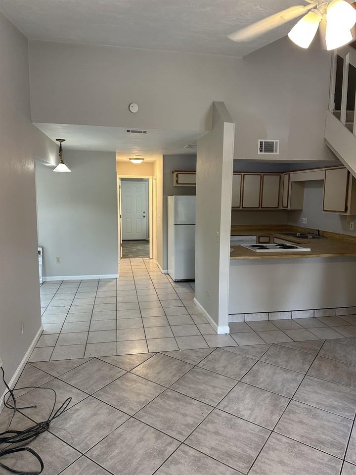 372 Hayden Rd - Photo 4 of 7