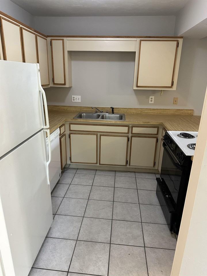 372 Hayden Rd - Photo 5 of 7