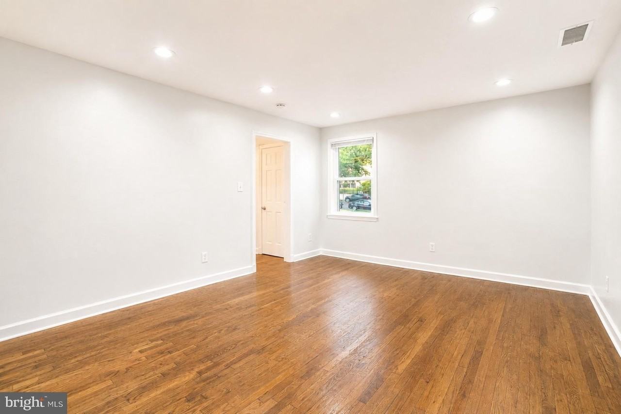 3927 Pennsylvania Ave Se #101 - Photo 5 of 19