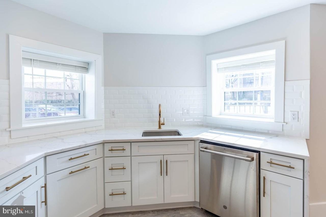 3001 11th St Nw #1 - Photo 2 of 28
