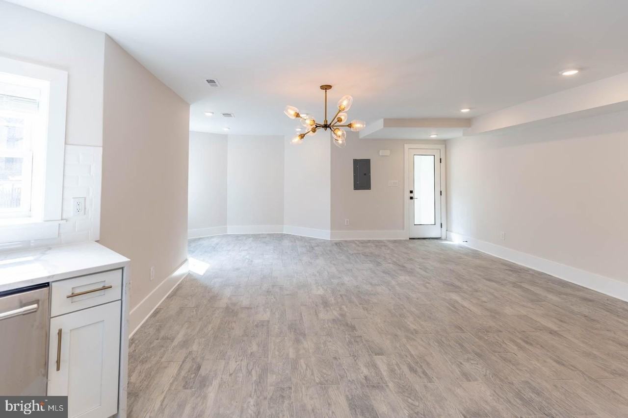 3001 11th St Nw #1 - Photo 3 of 28