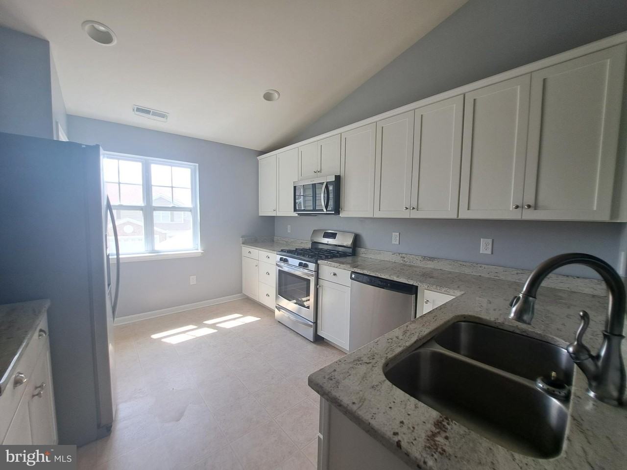 18884 Bent Anchor Ct - Photo 4 of 13