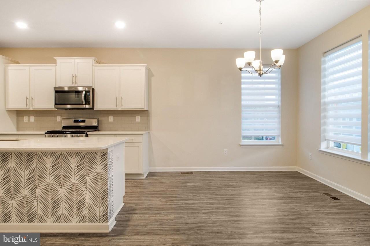 7771 Venice Ln - Photo 6 of 49
