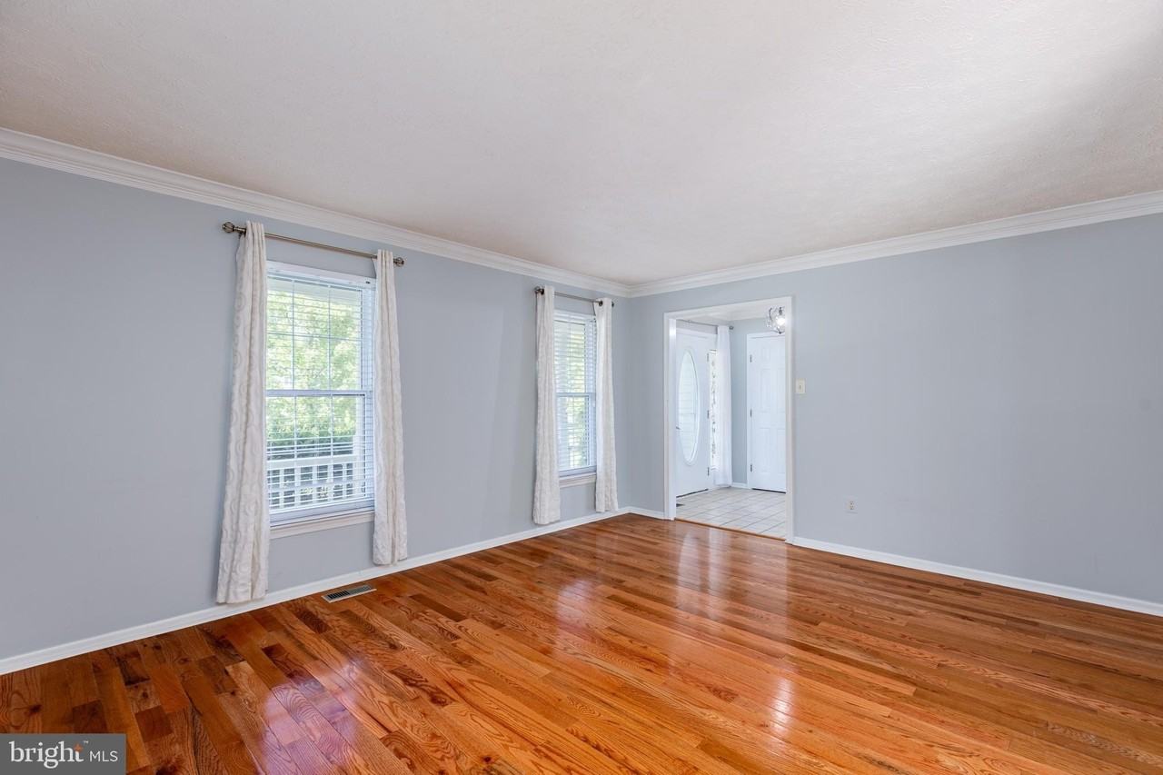 2807 Chapman Ct - Photo 6 of 40