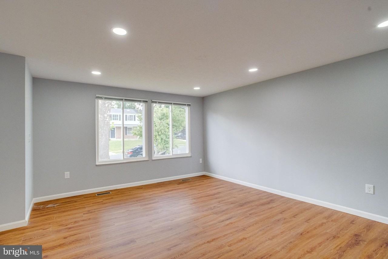 1359 Raleigh Dr - Photo 5 of 50