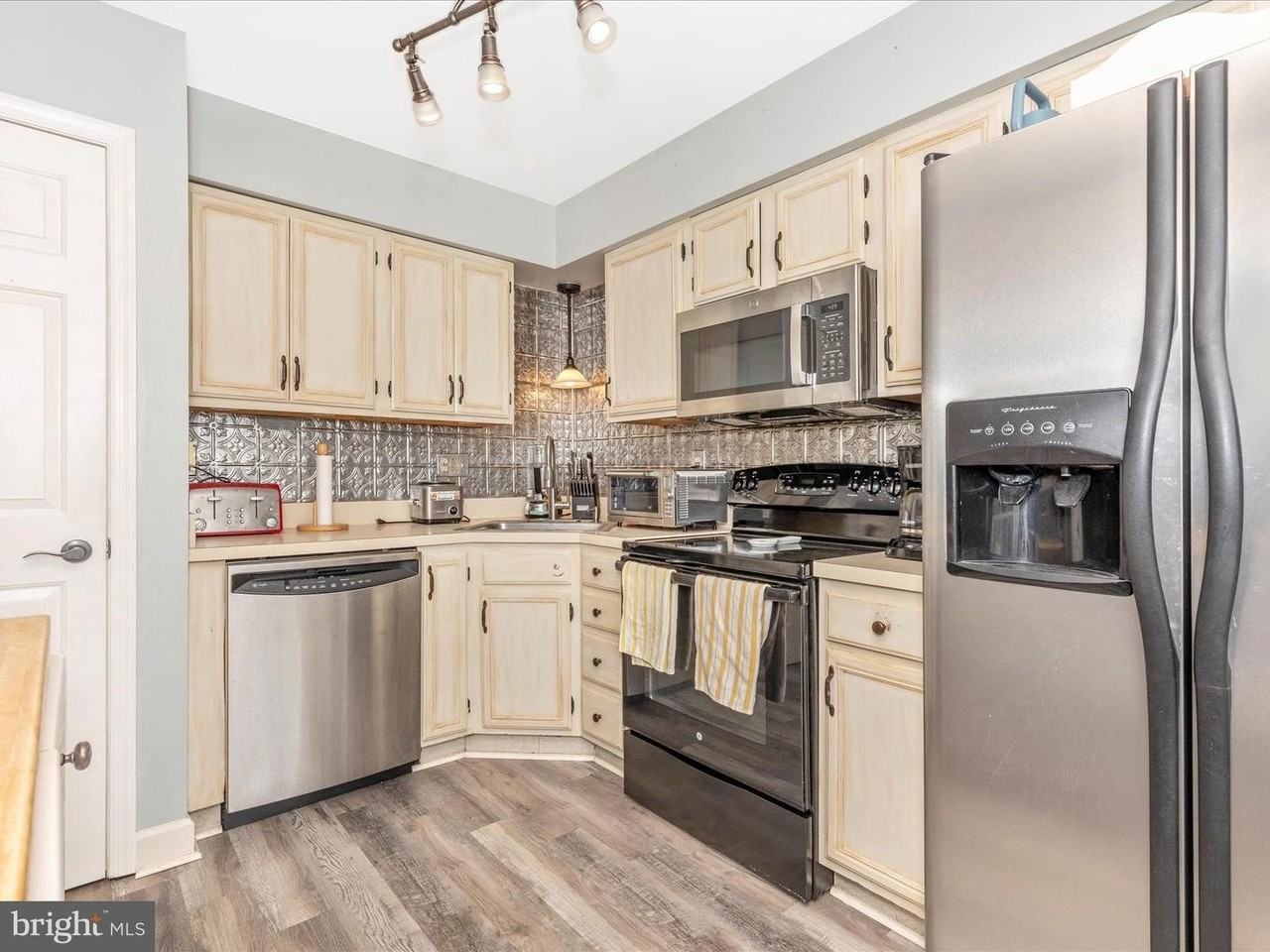 6338 Towncrest Ct - Photo 2 of 16