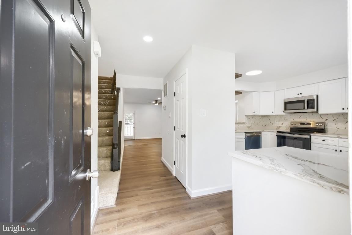 8573 Black Star Cir - Photo 3 of 32