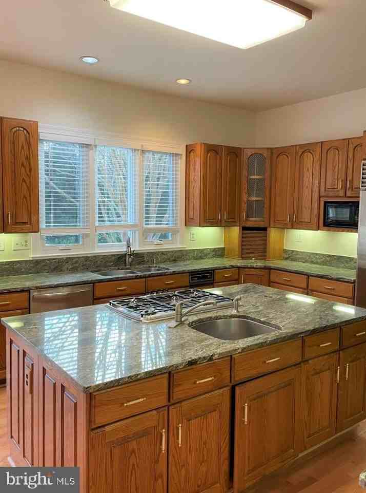 9 Alloway Ct - Photo 5 of 42