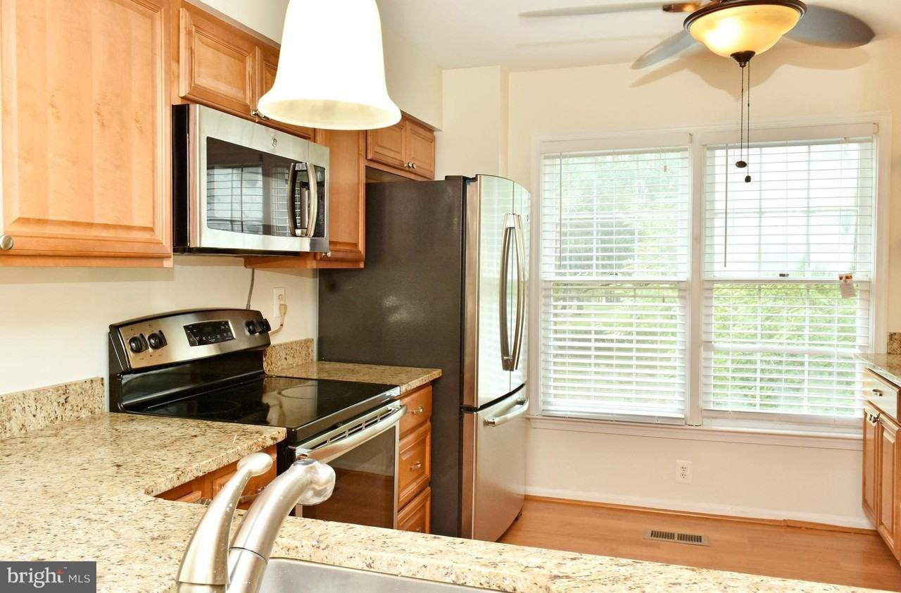 3838 Angelton Ct - Photo 5 of 24