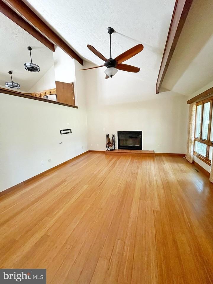22480 Sparrow Ct - Photo 5 of 34
