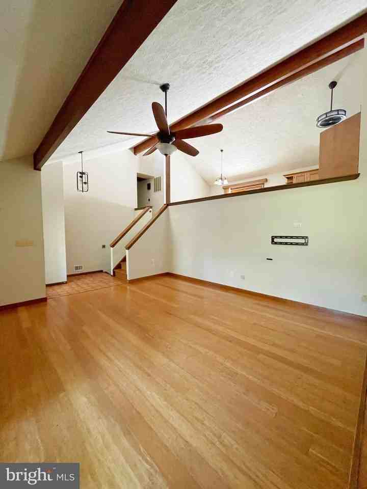 22480 Sparrow Ct - Photo 6 of 34