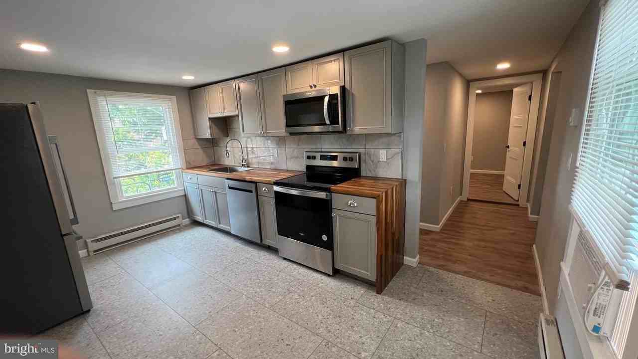 39 Buttonwood St #B - Photo 6 of 21