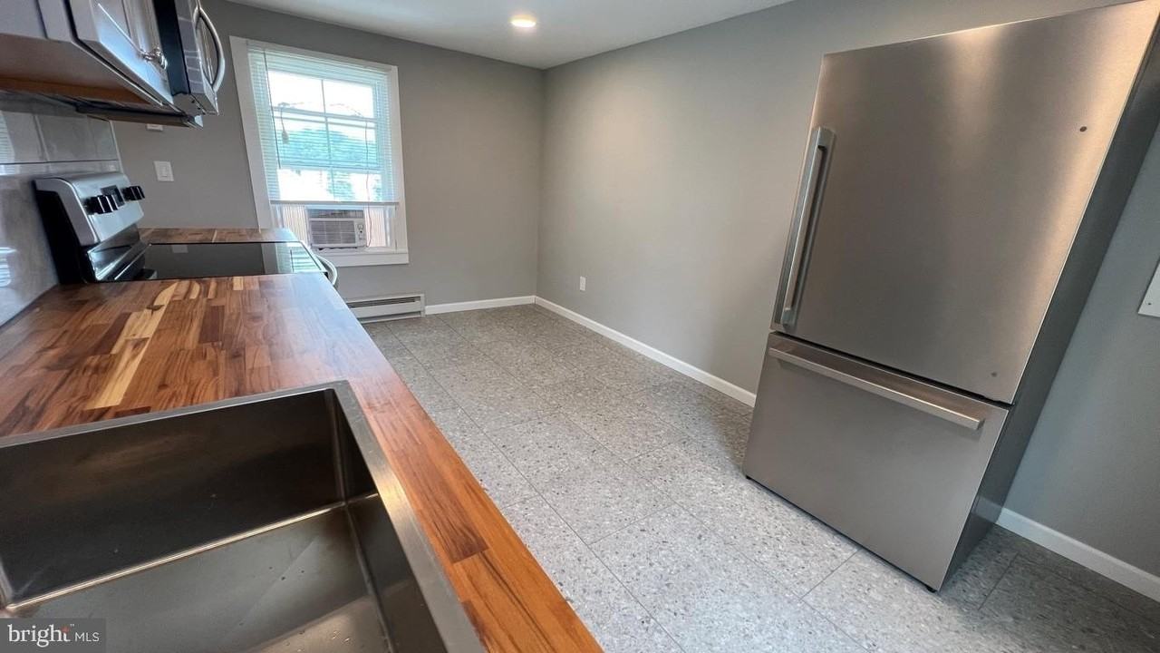 39 Buttonwood St #B - Photo 7 of 21