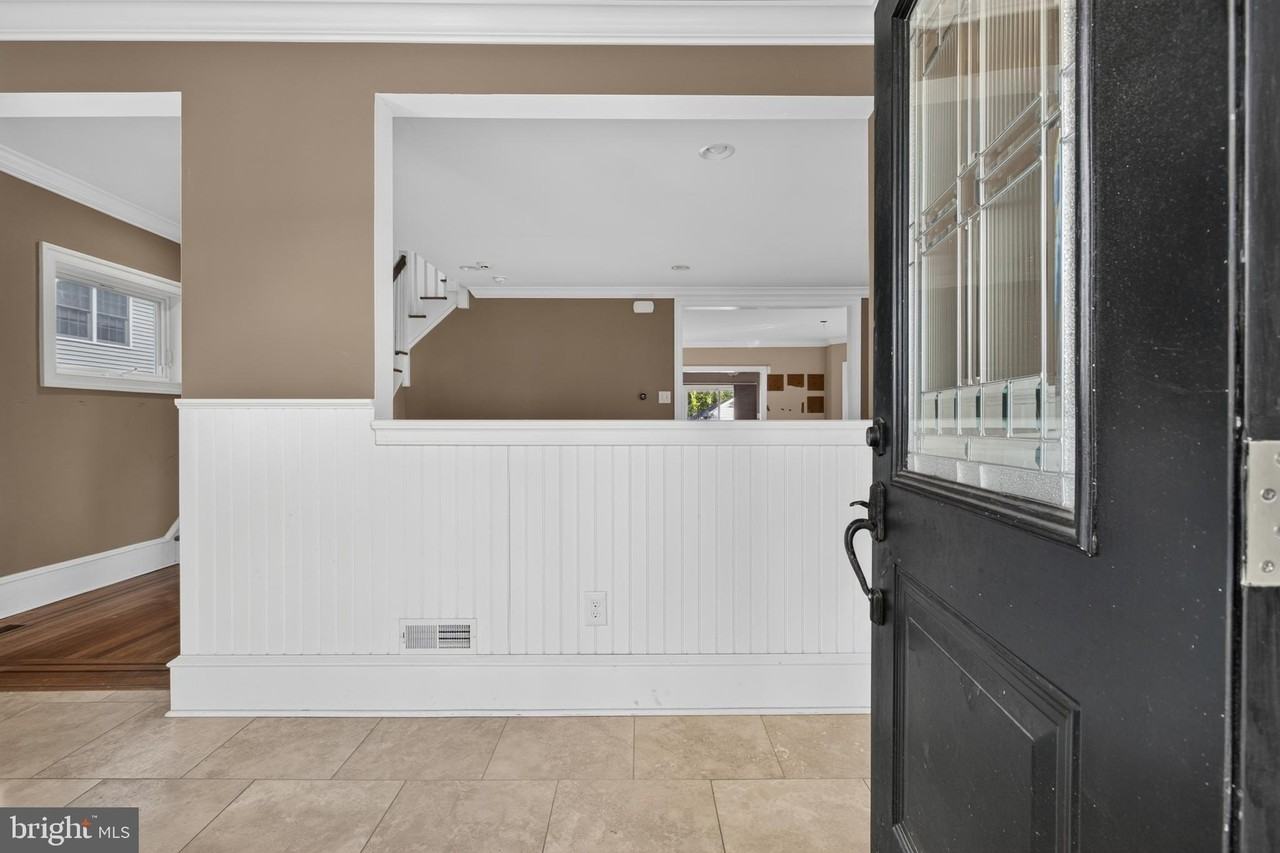 21 E Redman Ave - Photo 6 of 50