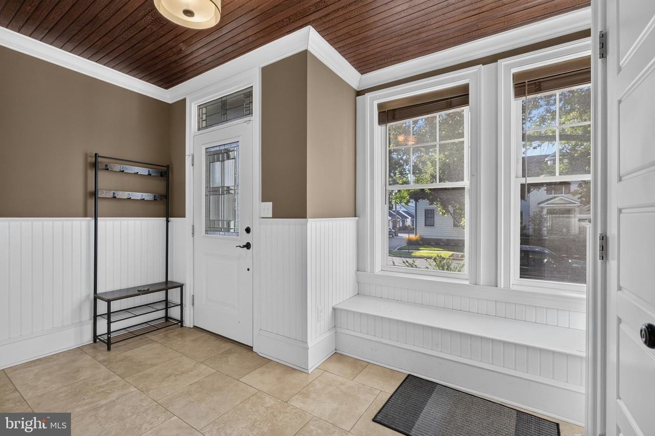 21 E Redman Ave - Photo 7 of 50