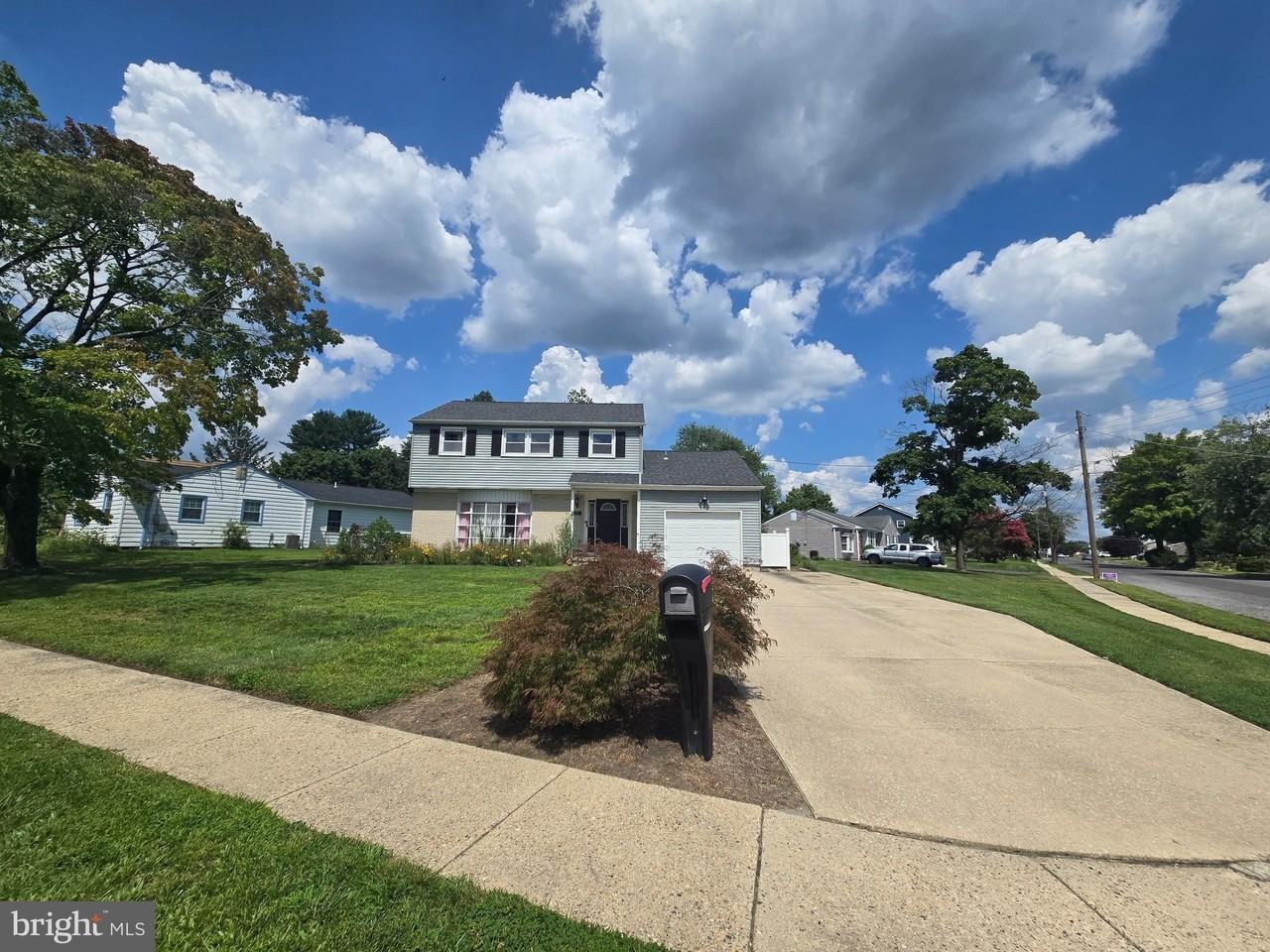 301 Overbrook Ave - Photo 4 of 29
