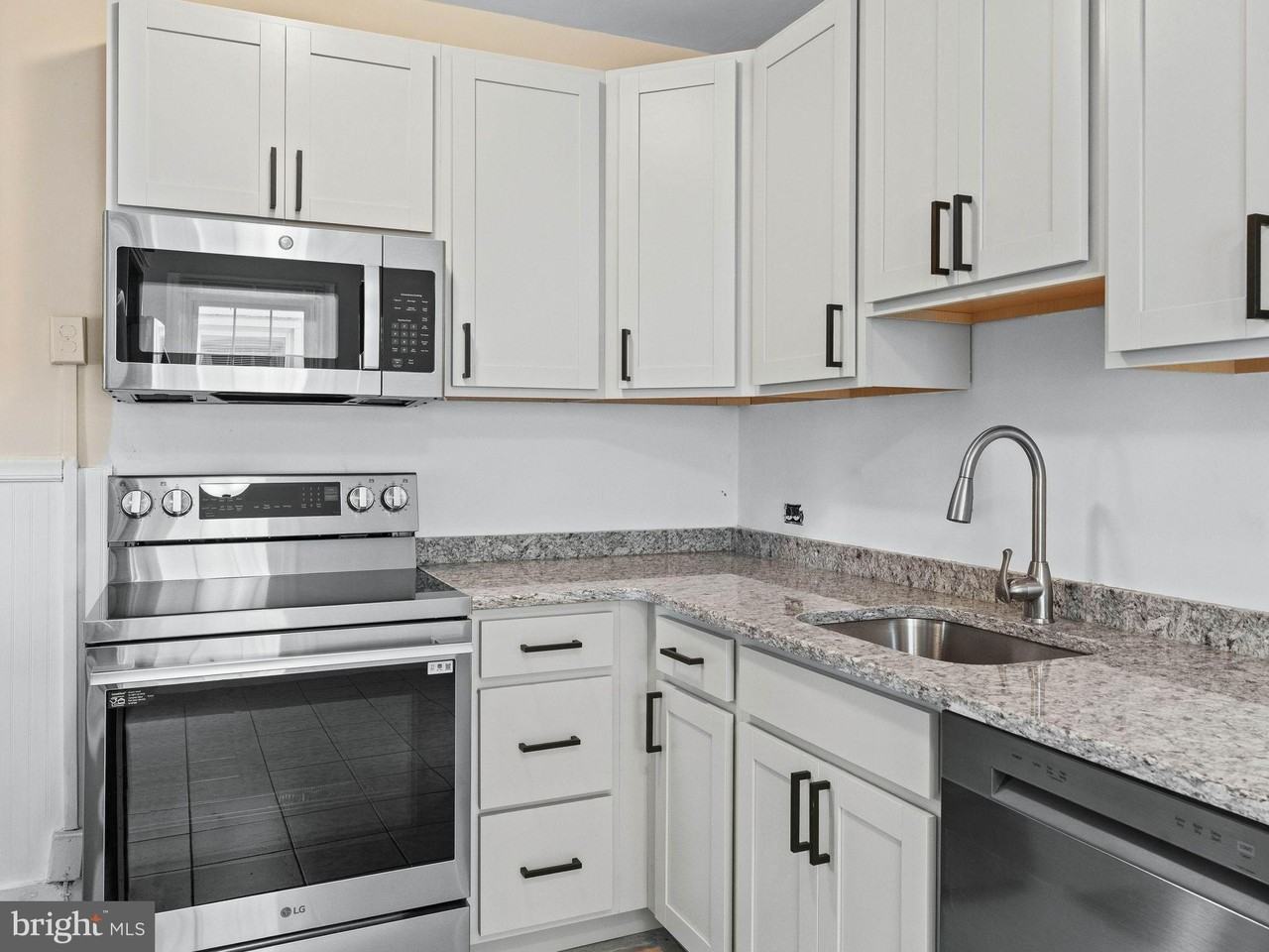 32 S Broadway - Photo 2 of 21