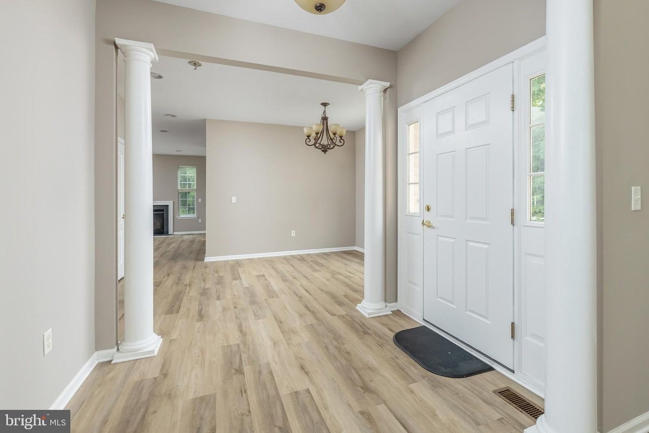 1085 Buckingham Dr - Photo 5 of 29