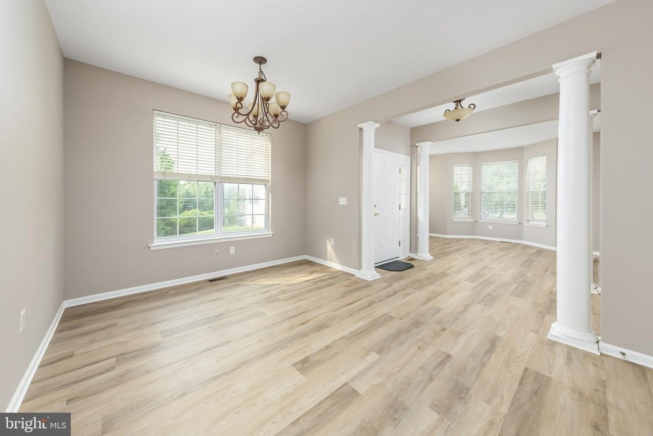 1085 Buckingham Dr - Photo 7 of 29