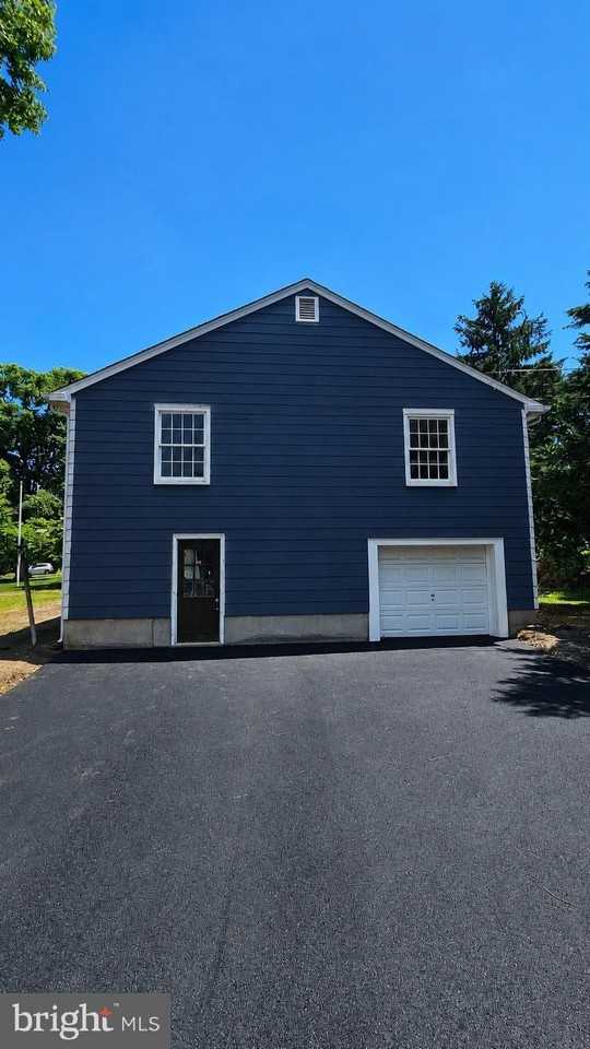51 Wallace Rd - Photo 2 of 11