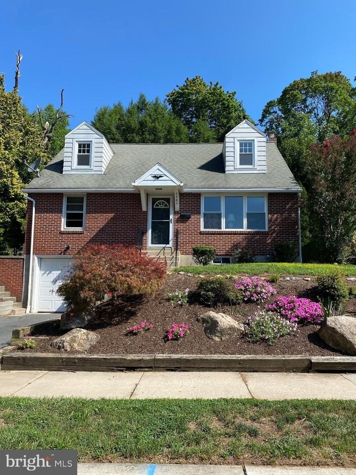 2341 Highland St - Photo 2 of 20