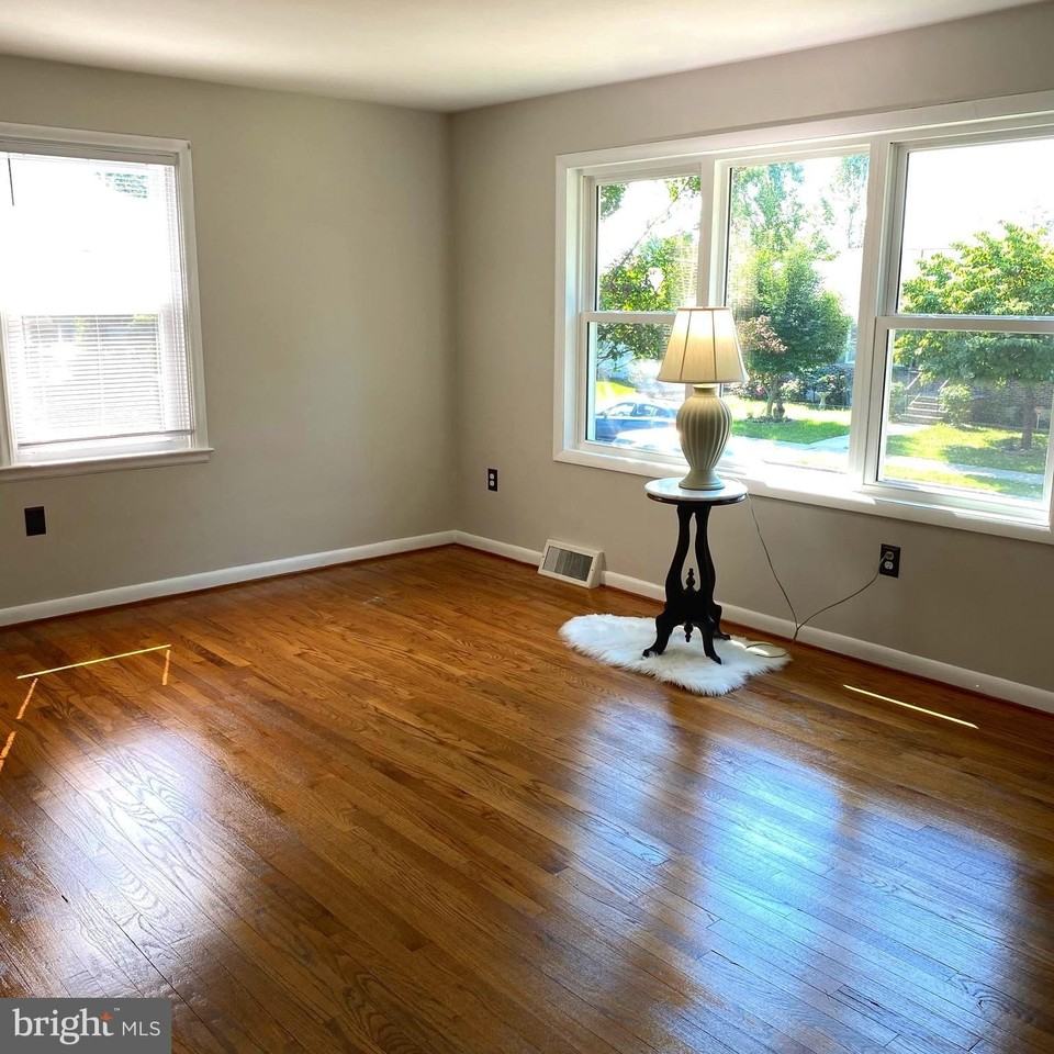 2341 Highland St - Photo 3 of 20