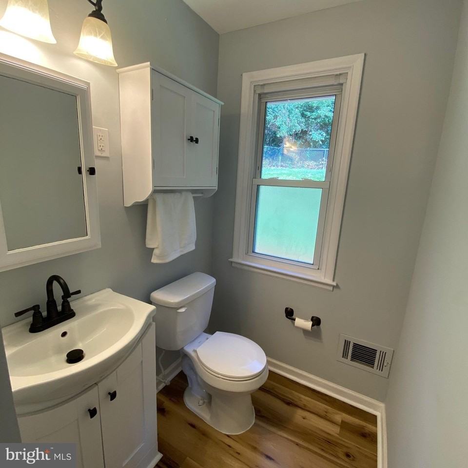 2341 Highland St - Photo 4 of 20