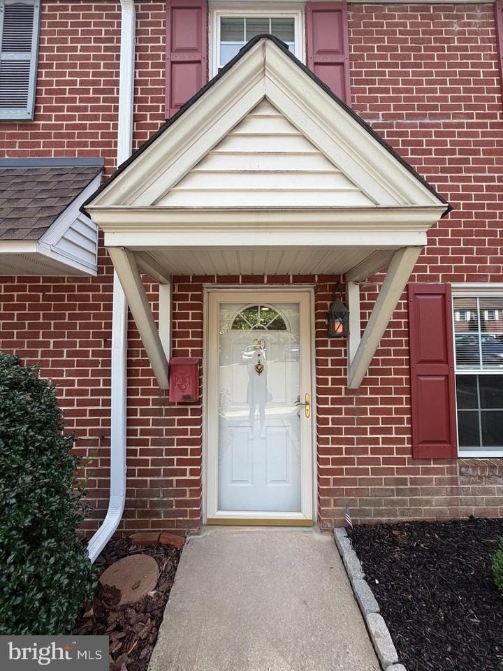 20 Constitution Ave - Photo 2 of 28