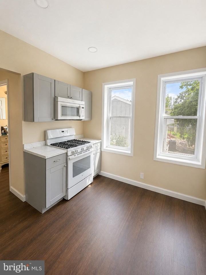 116 Robertson Ave - Photo 2 of 6