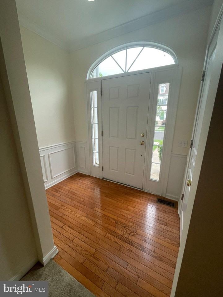 53 Williams Dr - Photo 2 of 35