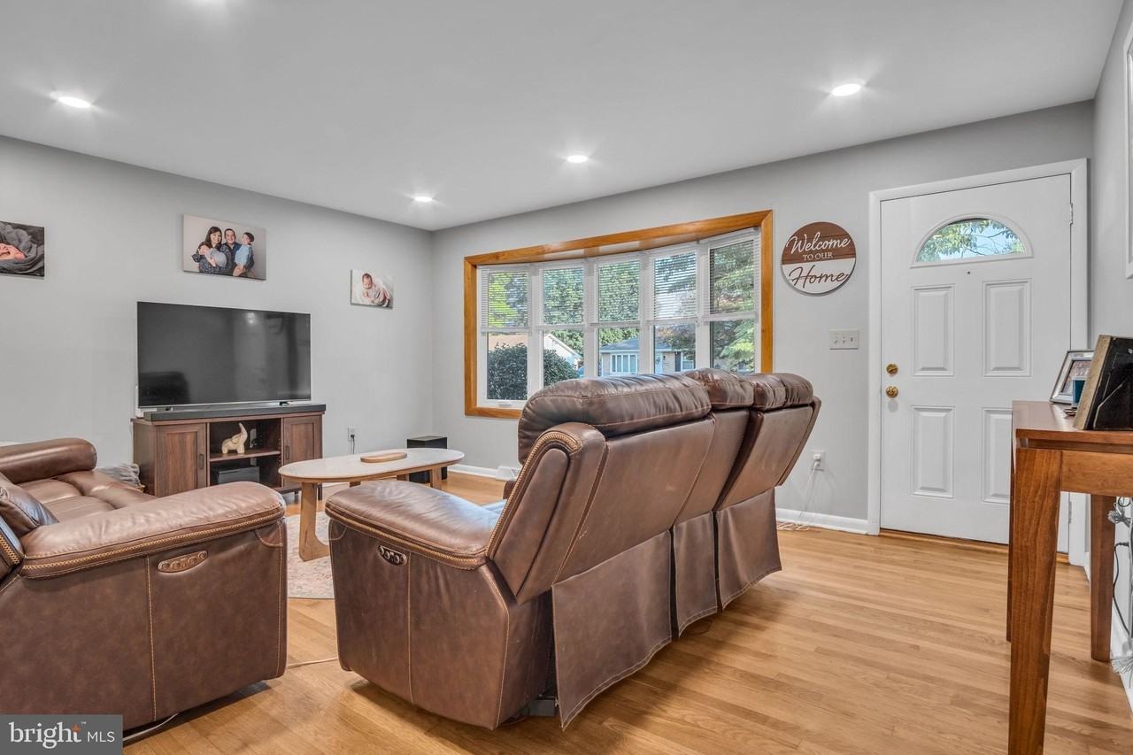583 F St - Photo 5 of 33