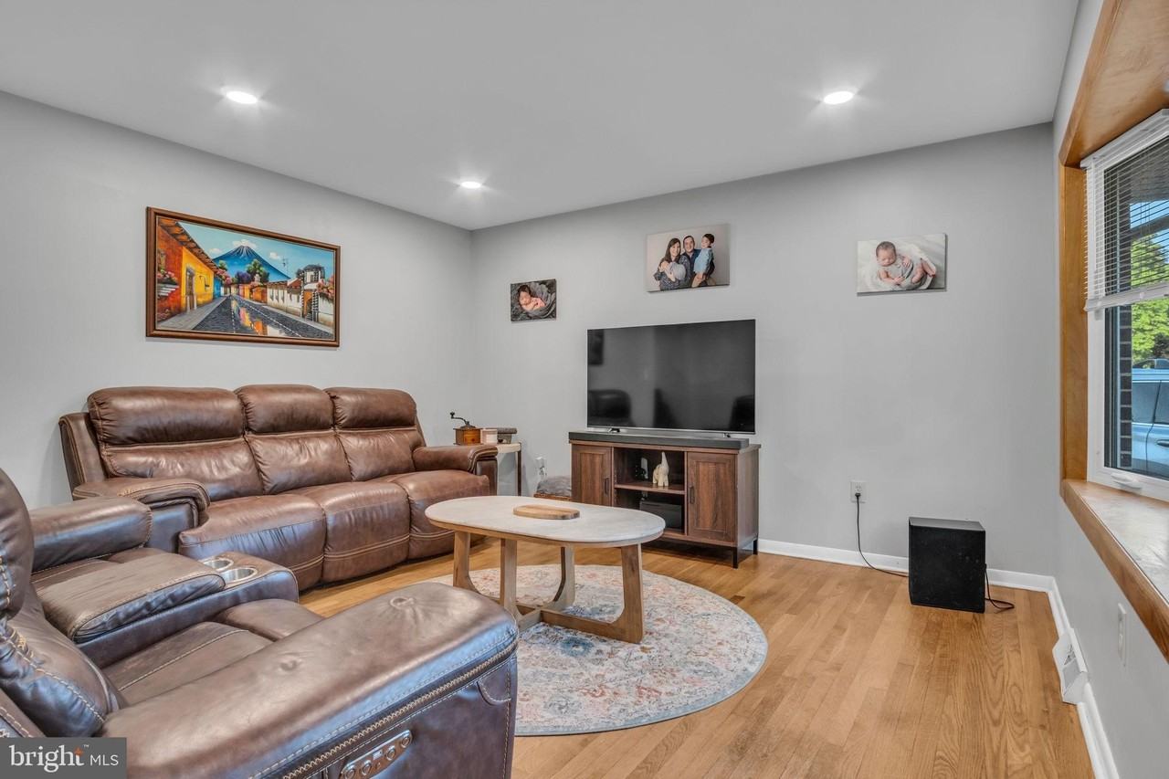 583 F St - Photo 7 of 33