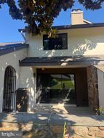 featured image of 14 Oak Knoll Dr