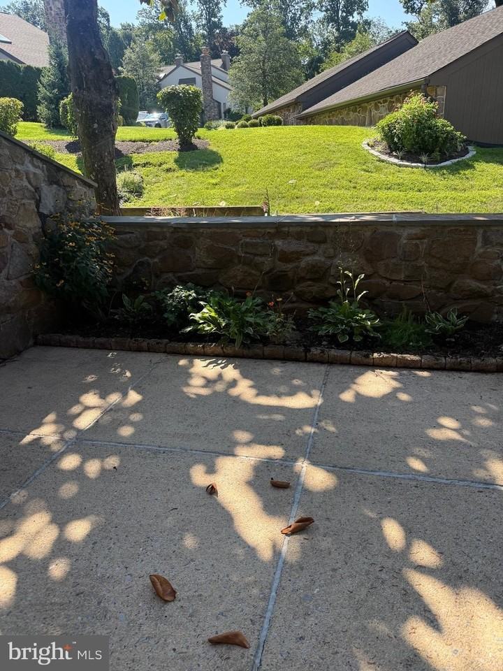14 Oak Knoll Dr - Photo 4 of 28